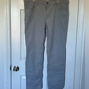 Brand: Perry Ellis (Portfolio), Color: light gray ,Size: 36/32